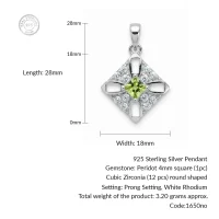 details of the square shaped peridot silver pendant